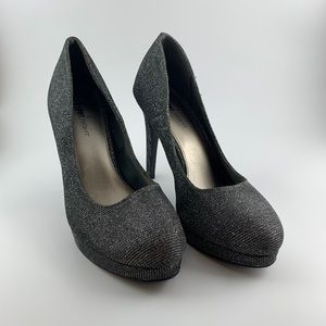 Fioni Night Women’s Pumps Size 7.5 Gray Sparkle